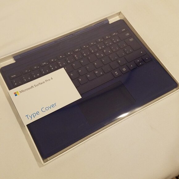 NEW Microsoft Surface Pro 4 Type Cover French/English Edition - Picture 1 of 5
